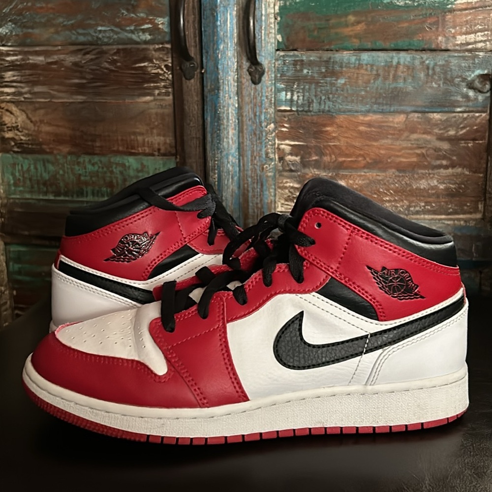 NIKE AIR JORDAN Sneakers Red Black Size 6.5Y
